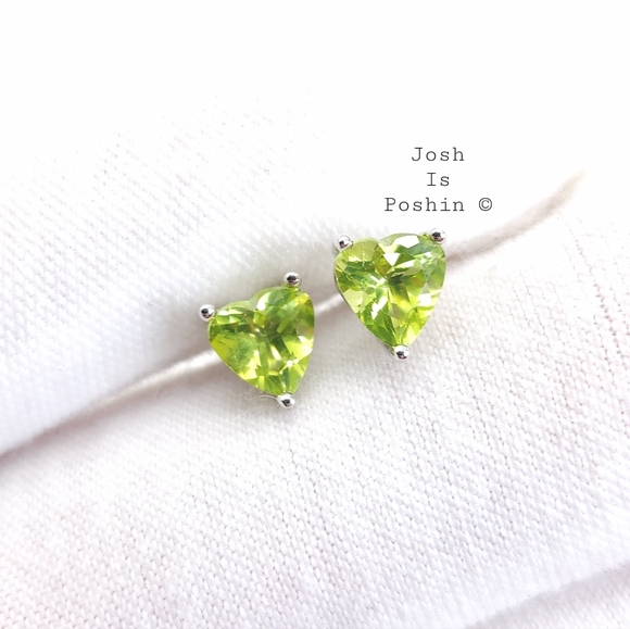 2CT Heart shape natural peridot stud earrings in sterling silver - Picture 8 of 15